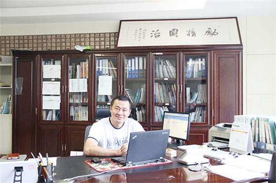 青艺烫画公司许总